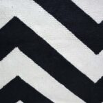 Striped puff - Image 3